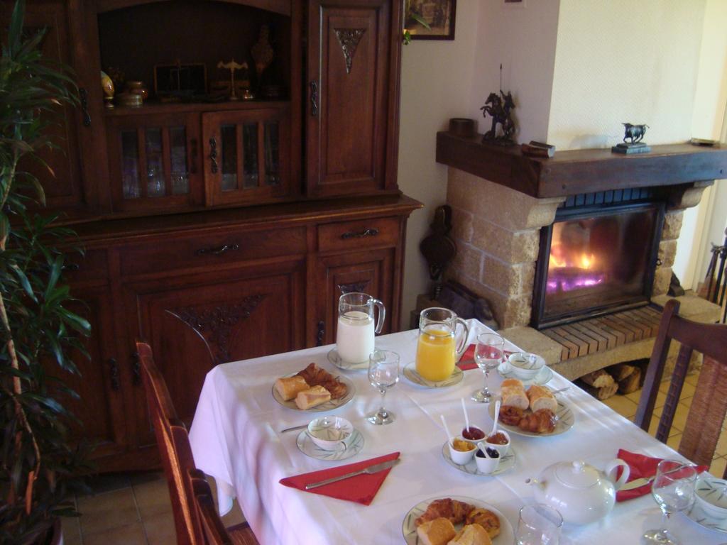 D'hotes Les Palmiers De La Cite Bed & Breakfast *